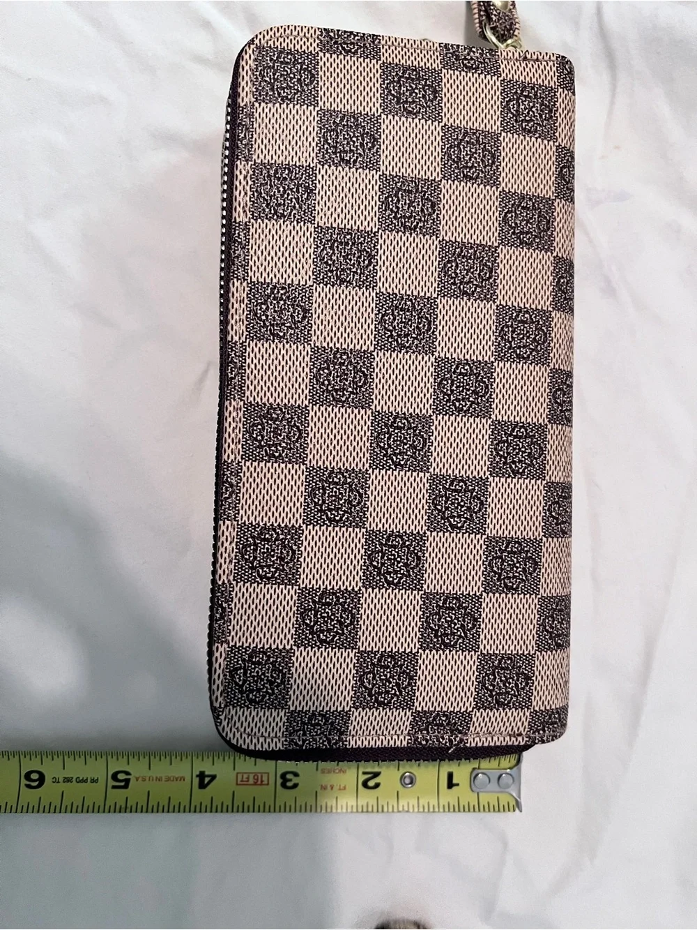 N/A stylish checkerboard